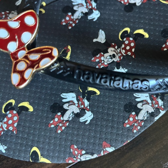 Minnie Mouse Havaianas Women's Black Sandals - Picture 3 of 5